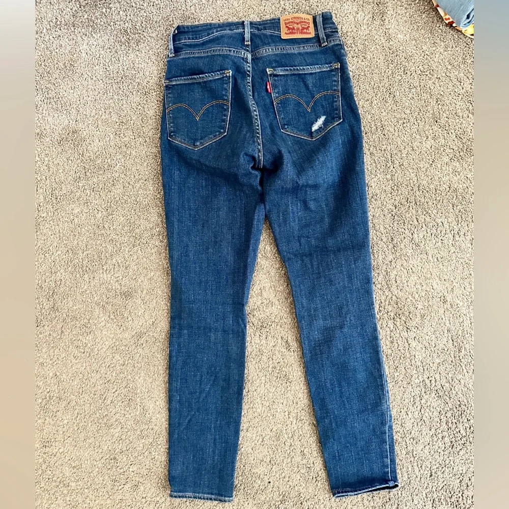 Levis High Rise Skinny - Picture 9 of 10